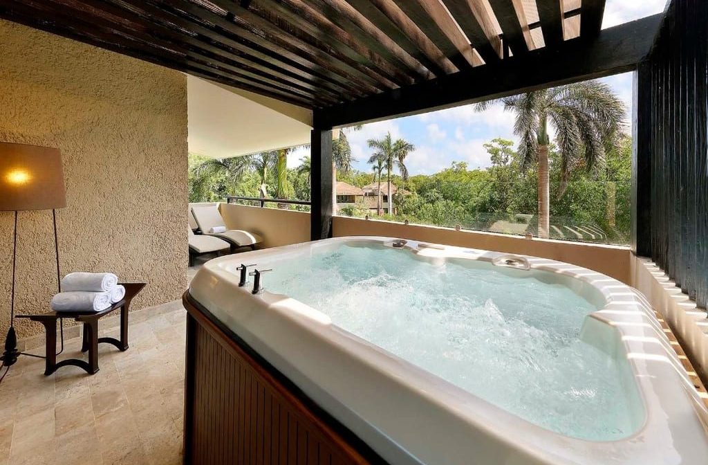 Grand Palladium Colonial Resort