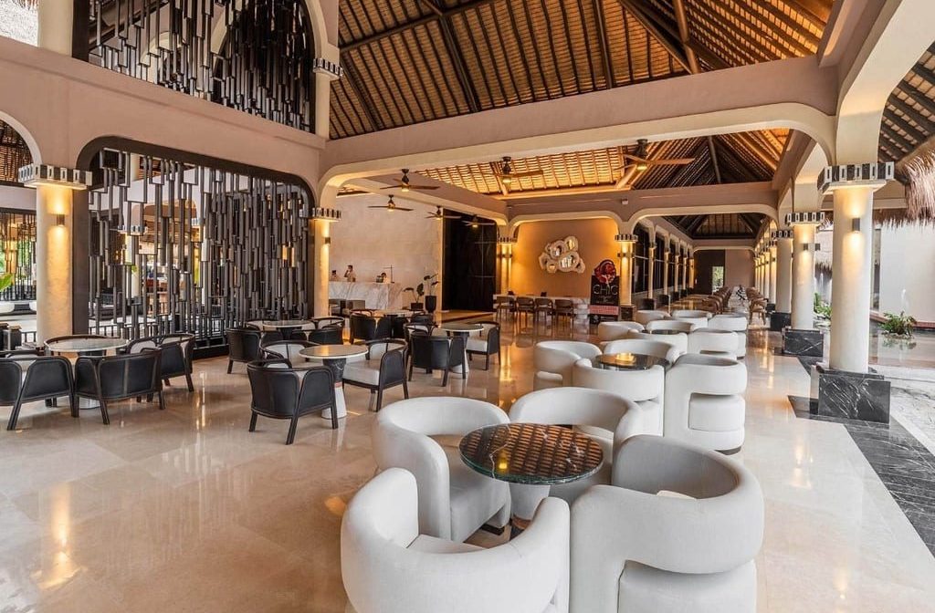 Grand Palladium Colonial Resort