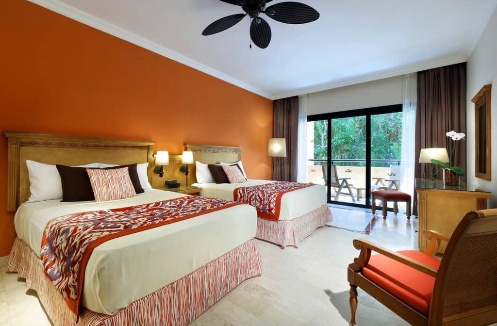 Grand Palladium Colonial Resort